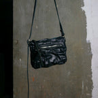 ESSENTIAL MESSENGER BAG