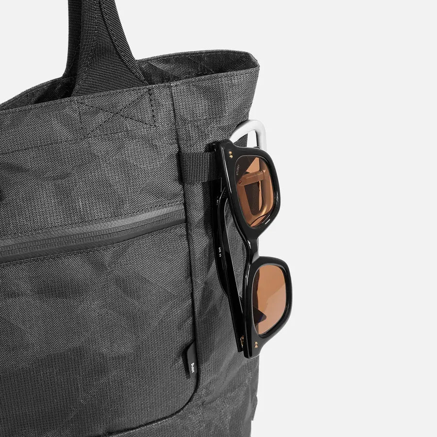 SIMPLE TOTE