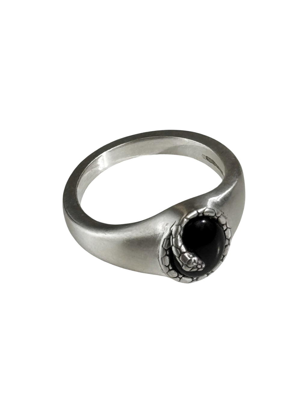 ONYX SERPANT RING