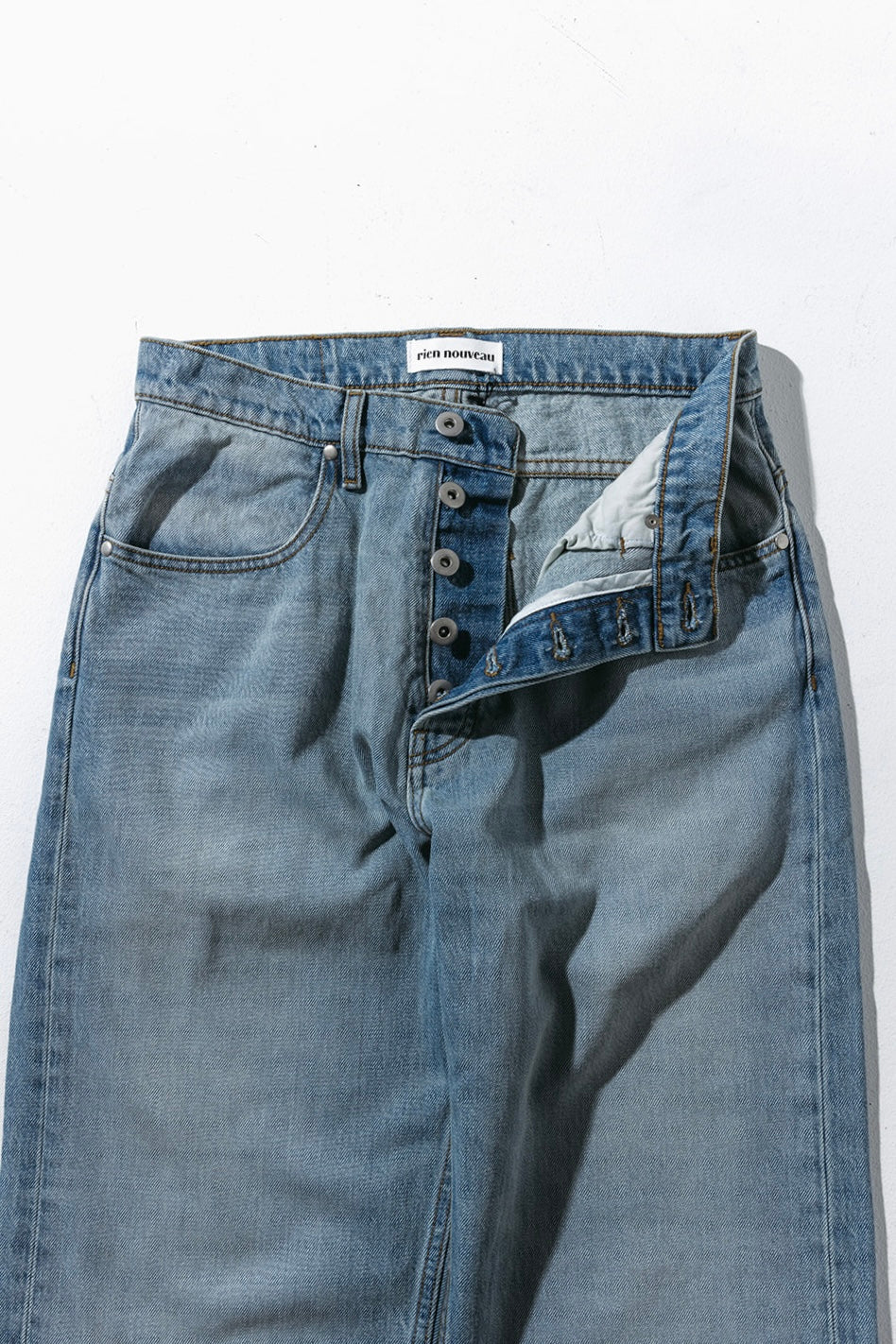 RELAXED DENIM / LIGHT WASH