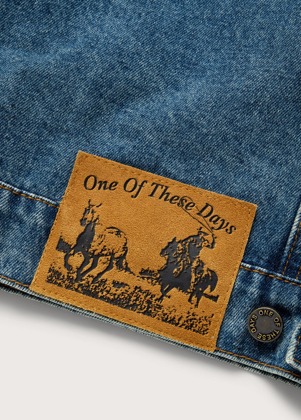 DENIM TRUCKER JACKET