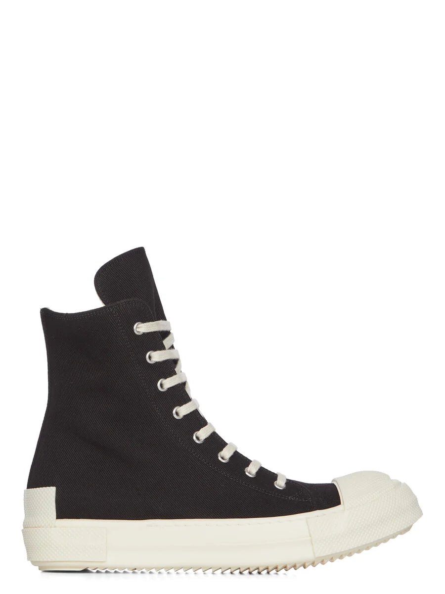 SNEAKS