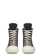 SNEAKS