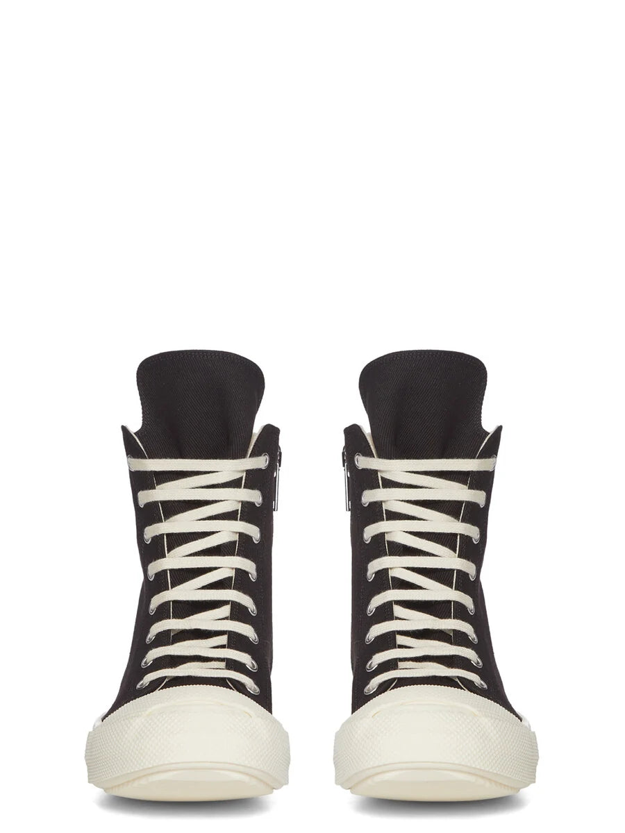 SNEAKS