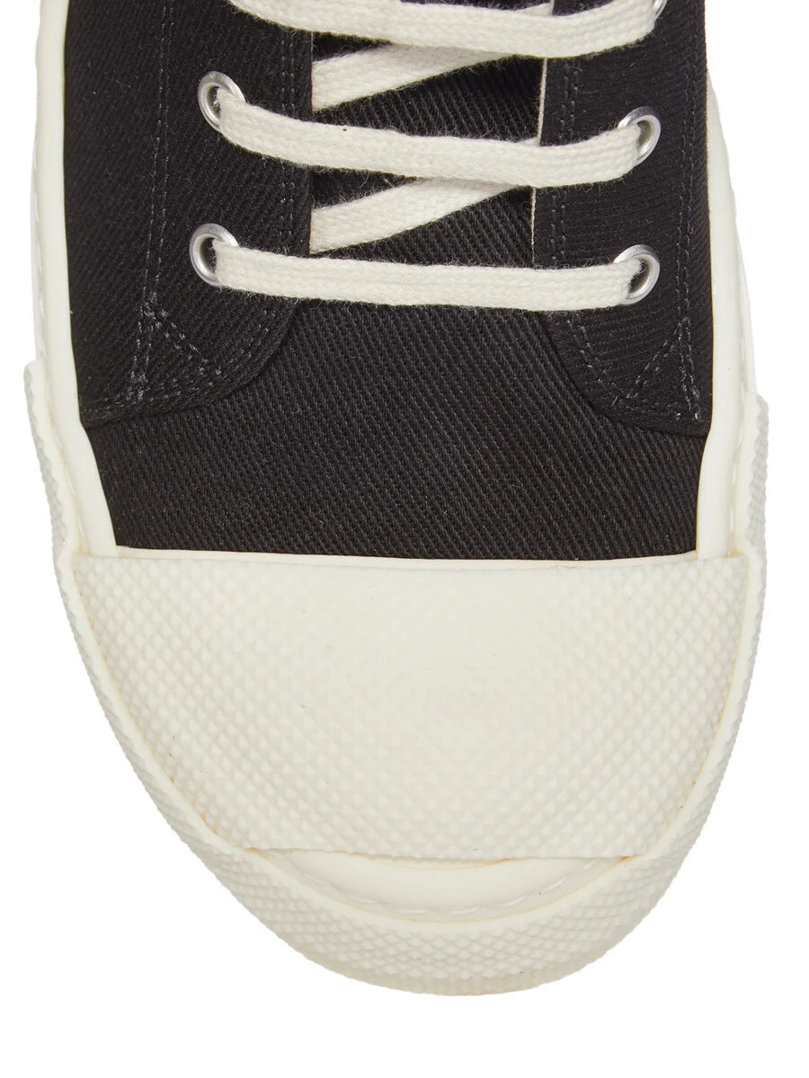 SNEAKS