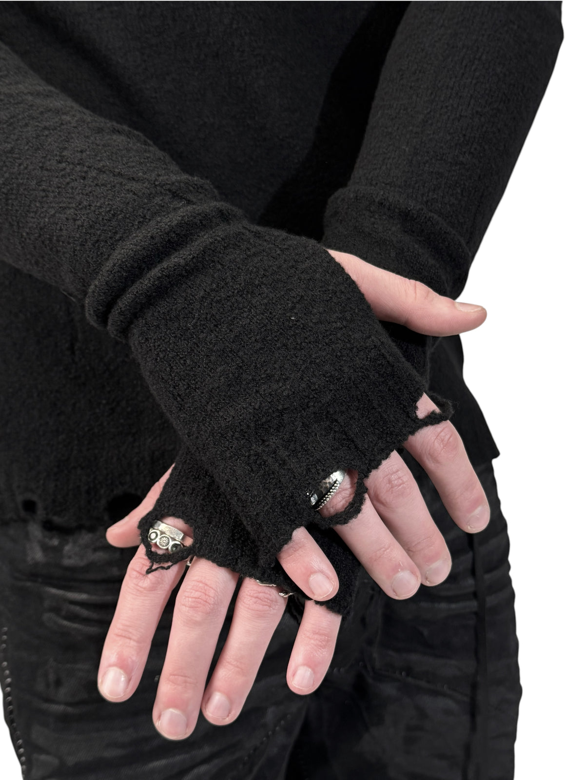 BLACK DISTRESSED SWEATER