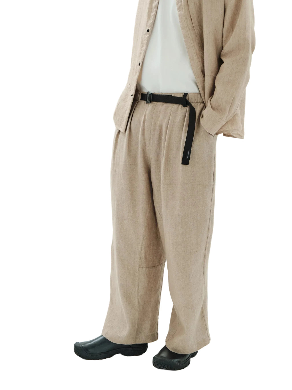 PLEATED TROUSERS / NATURAL
