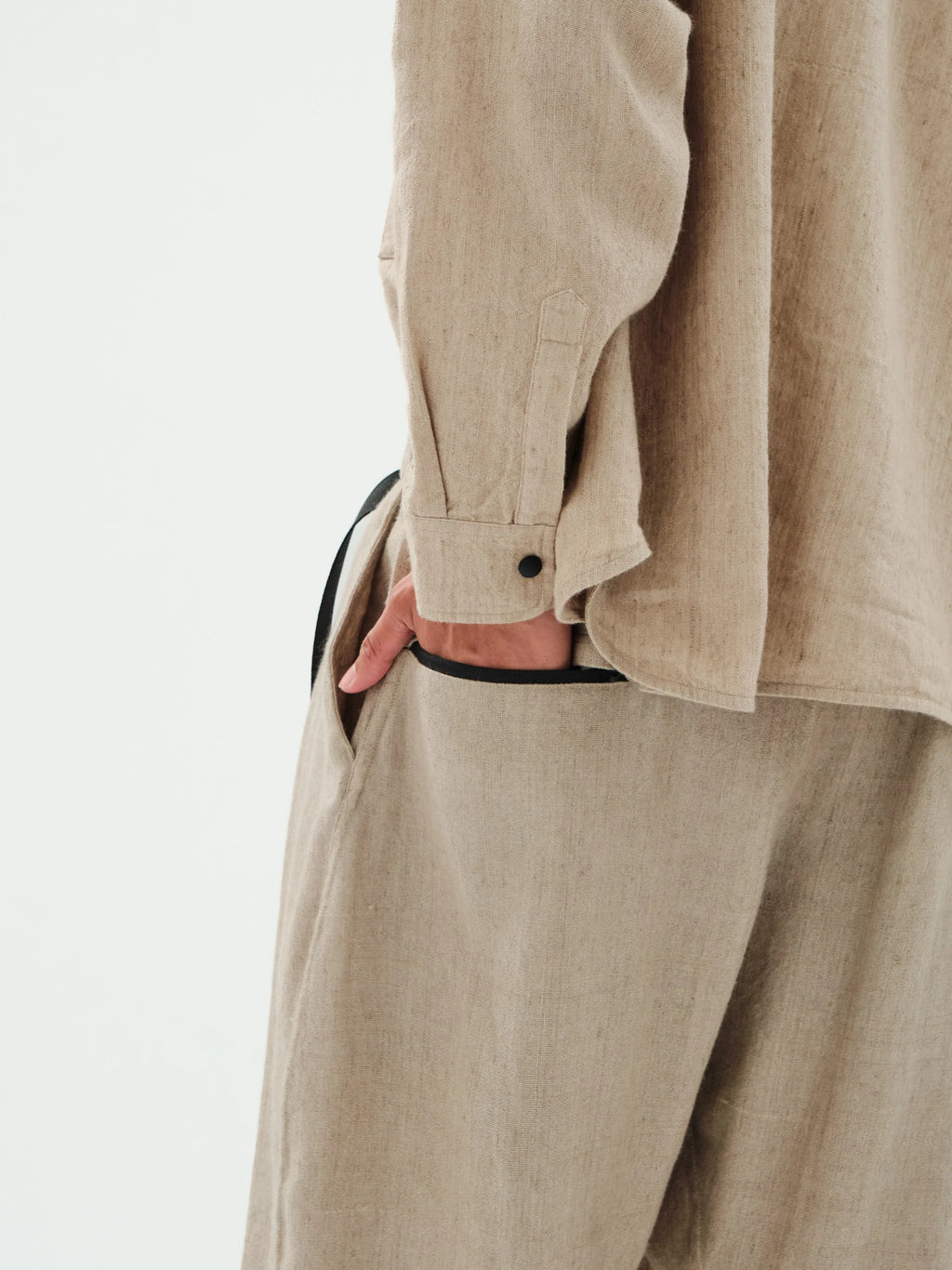 PLEATED TROUSERS / NATURAL
