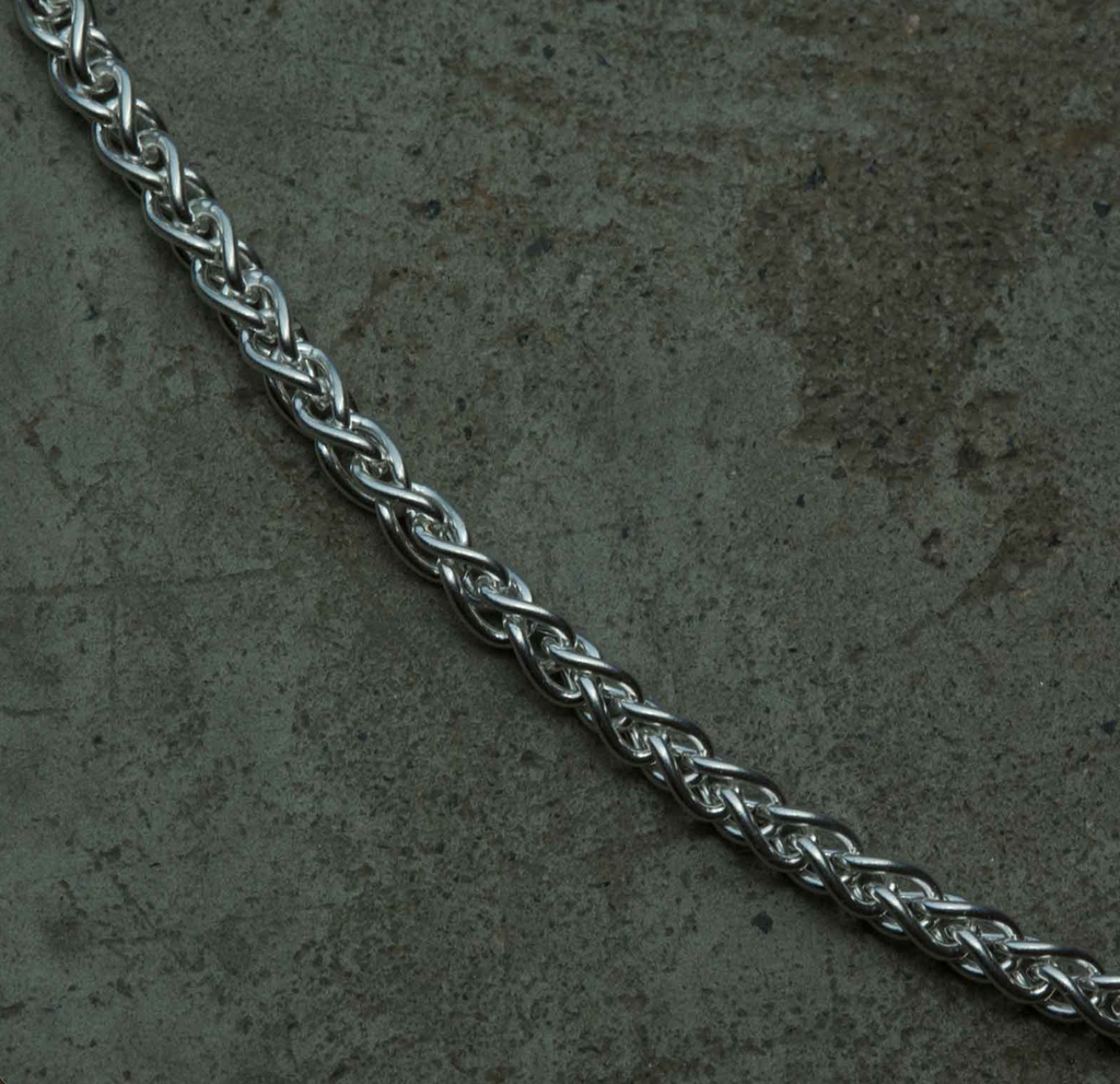 SPIKE CHAIN NECKLACE