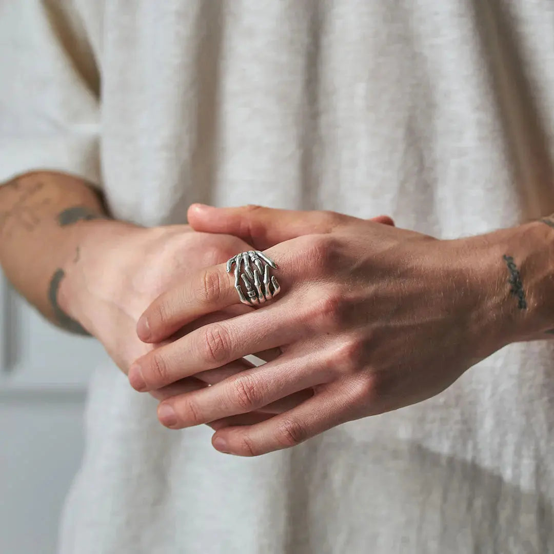 SKELETON HANDS RING SERGE DENIMES