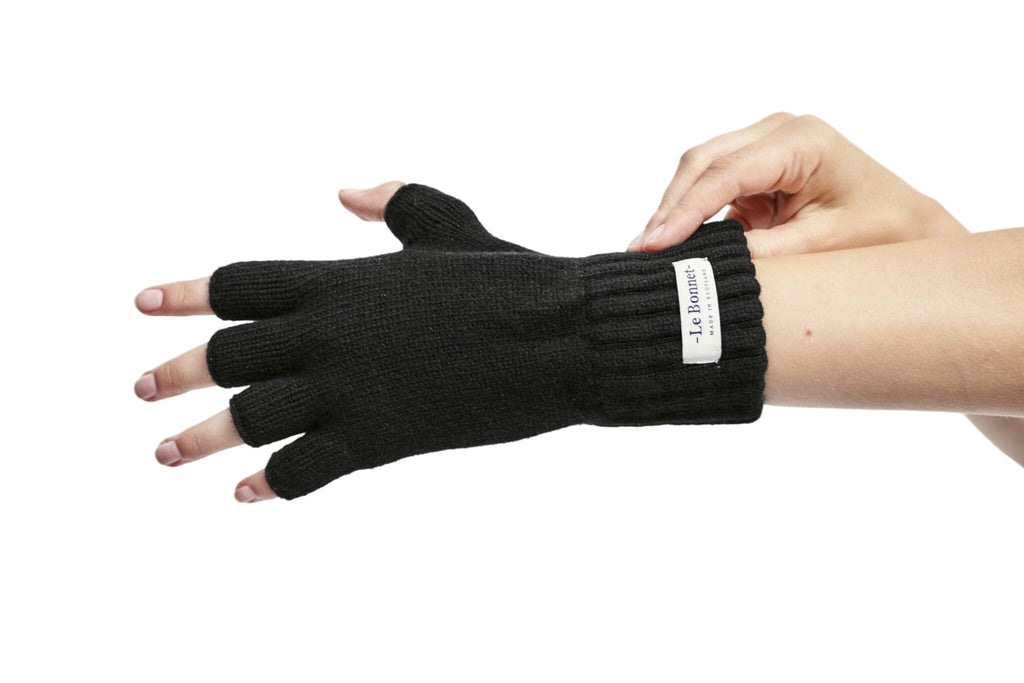 FINGERLESS GLOVES