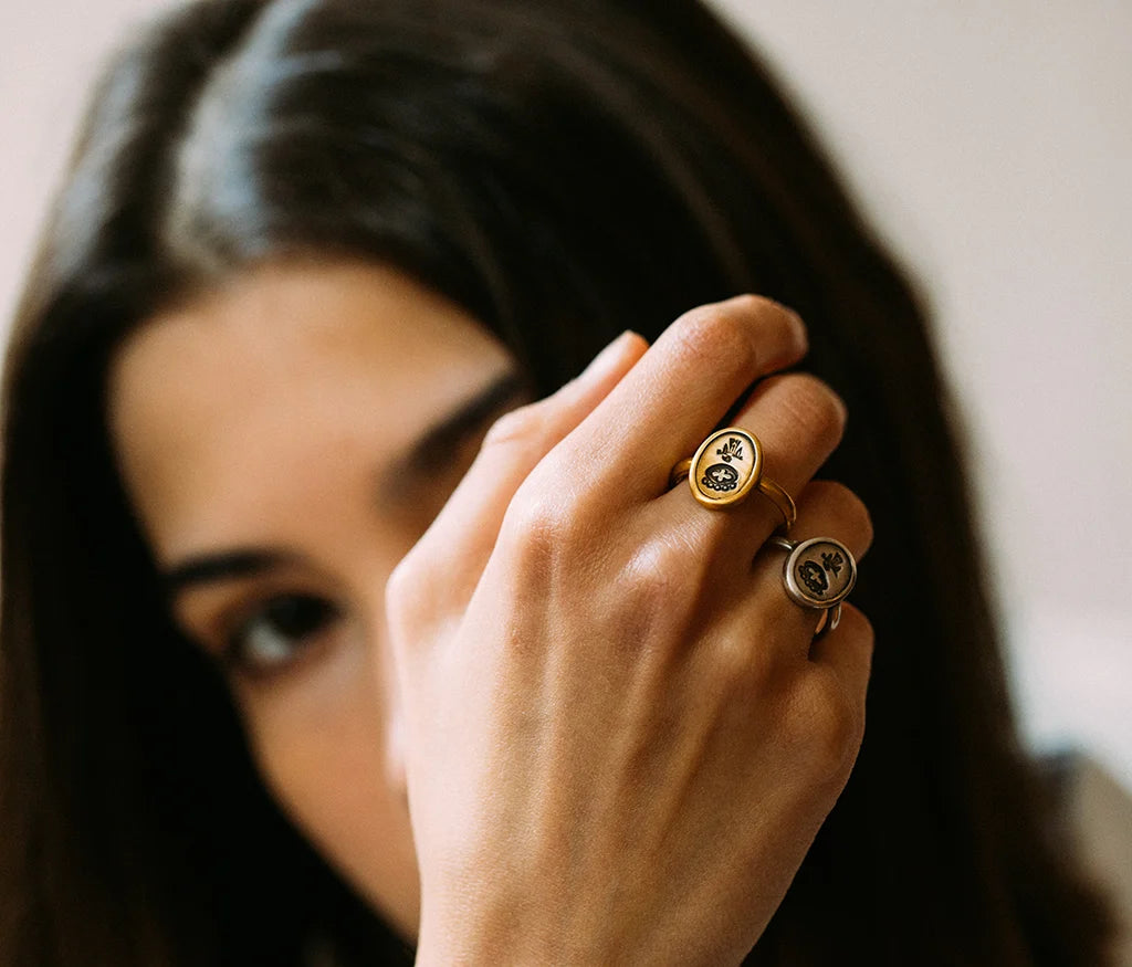 SIGNS / RING