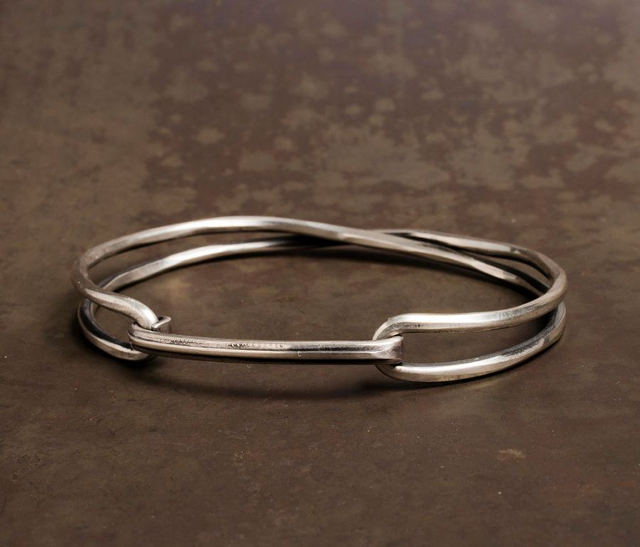 CROSSED BRACELET