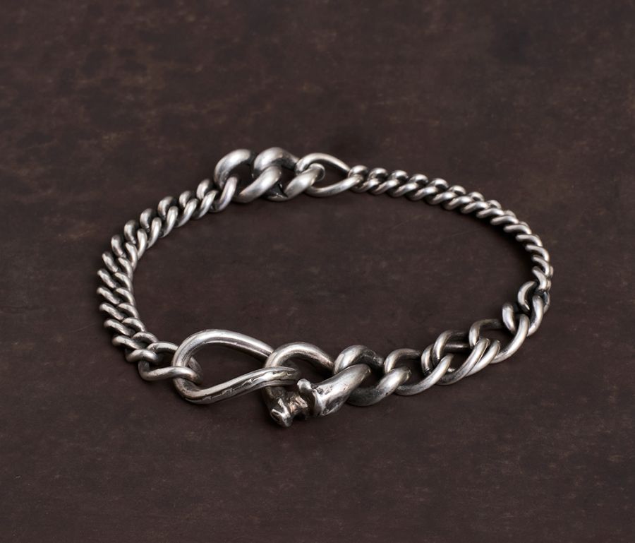 BONES CURB BRACELET